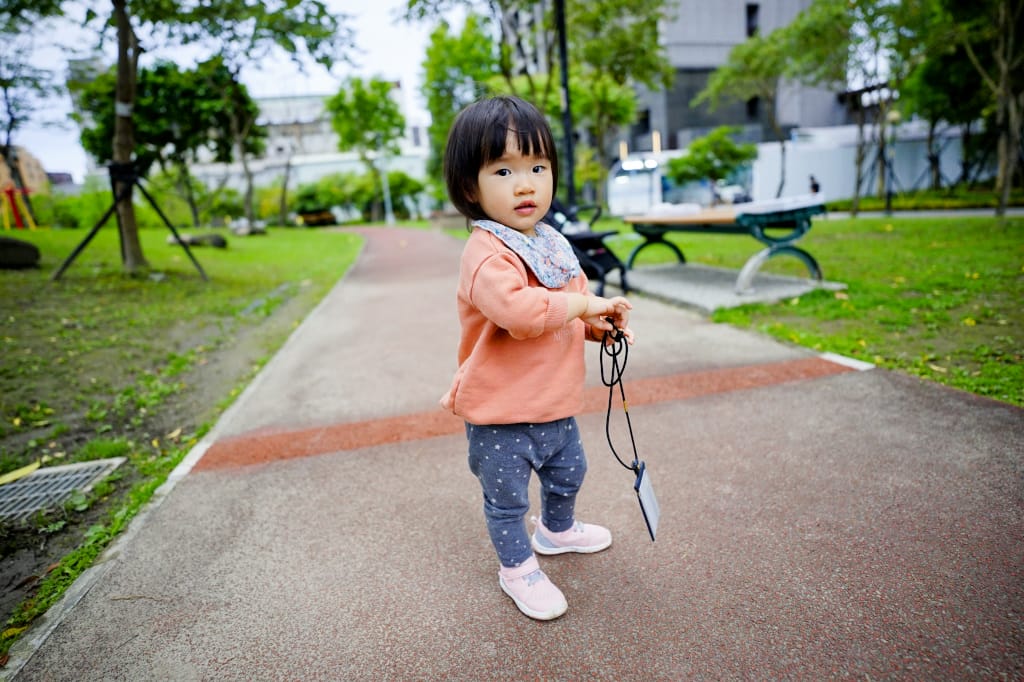 小物開箱｜通勤上班族必備！超實用0.9 Badge 雙面感應 證件套 - 奇奇一起玩樂趣