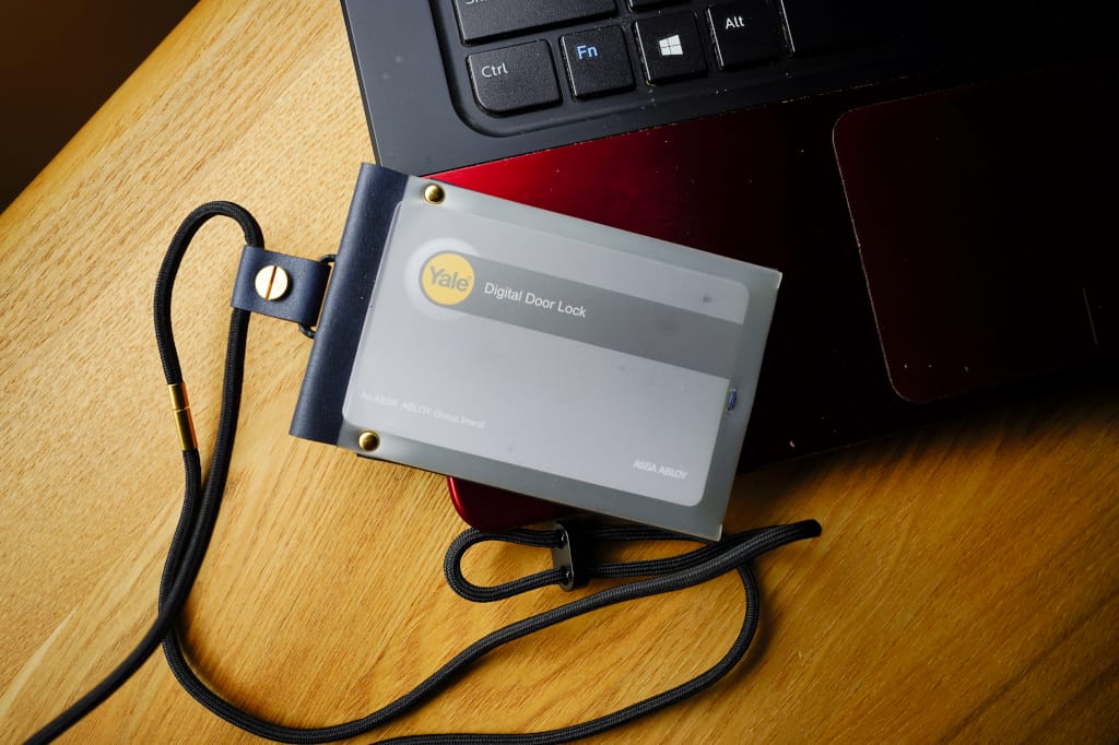 小物開箱｜通勤上班族必備！超實用0.9 Badge 雙面感應 證件套 - 奇奇一起玩樂趣