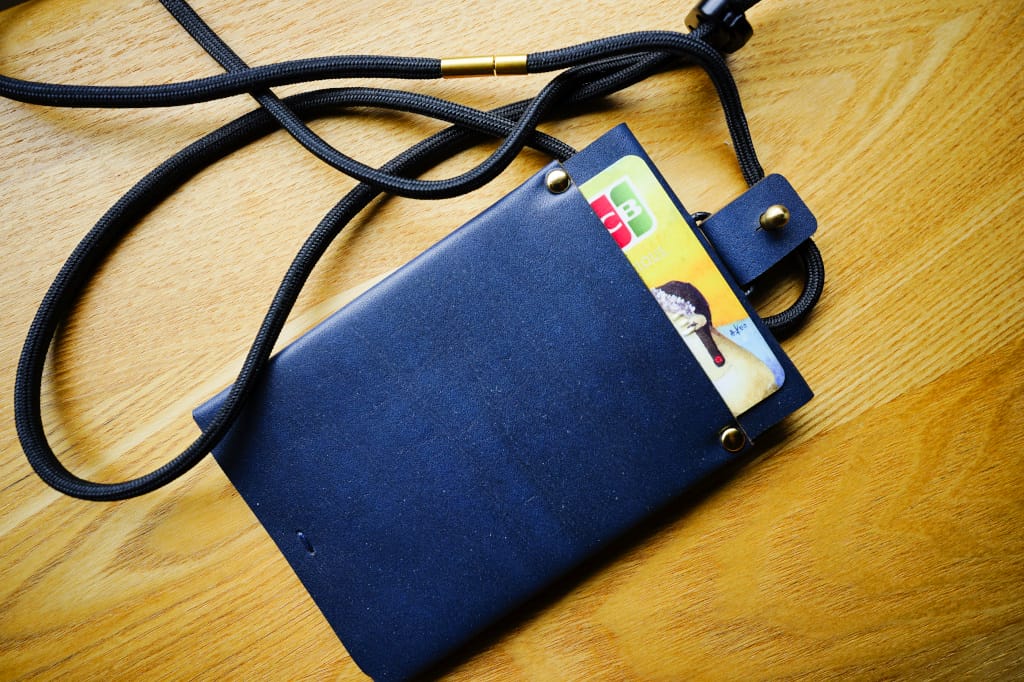 小物開箱｜通勤上班族必備！超實用0.9 Badge 雙面感應 證件套 - 奇奇一起玩樂趣