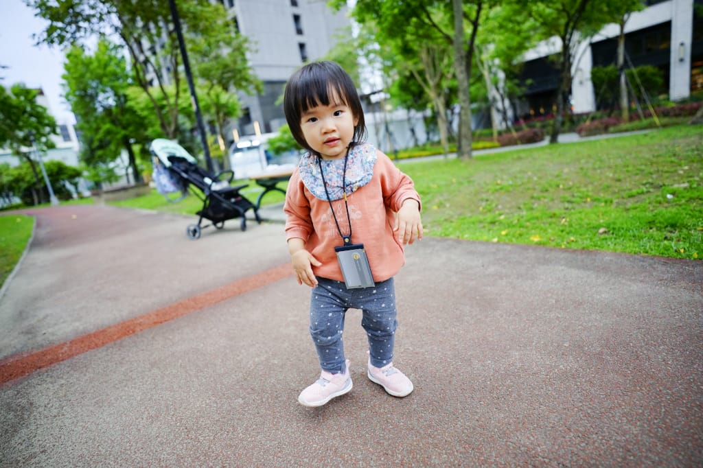 小物開箱｜通勤上班族必備！超實用0.9 Badge 雙面感應 證件套 - 奇奇一起玩樂趣