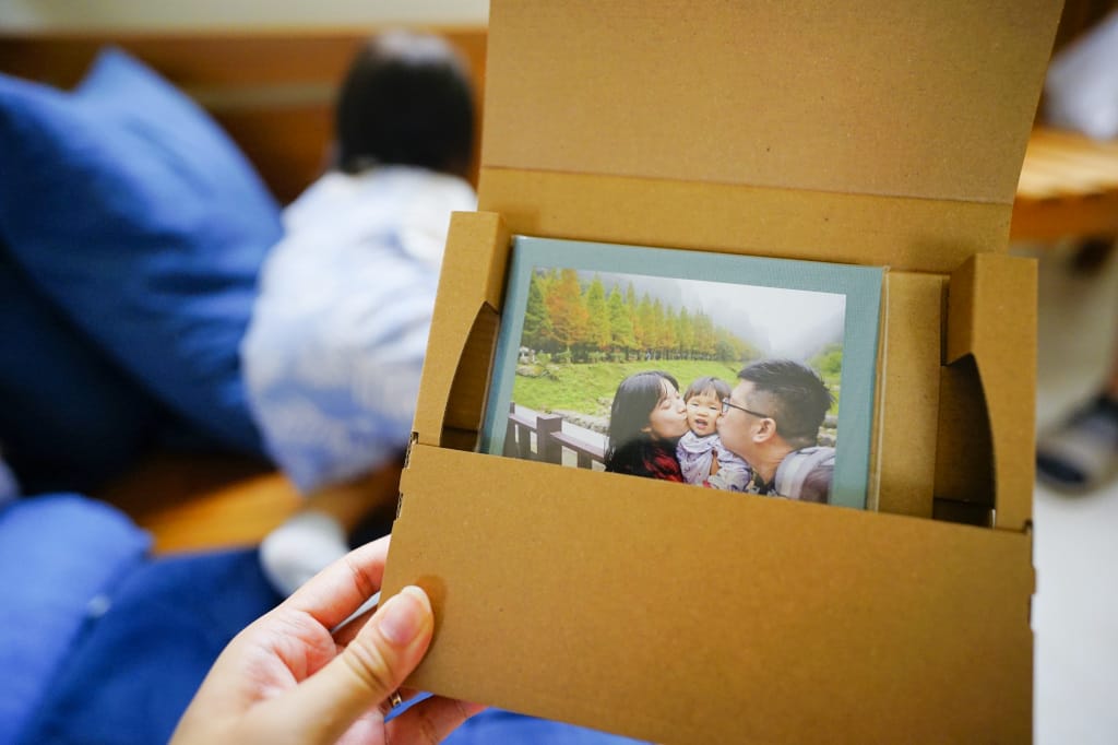 親子育兒｜2022最溫暖的母親節禮物推薦！印簿玩Ｘ幸福山丘母親節聯名 (自己動手做相片書-Mini精裝書親子相簿+木紋千層蛋糕)