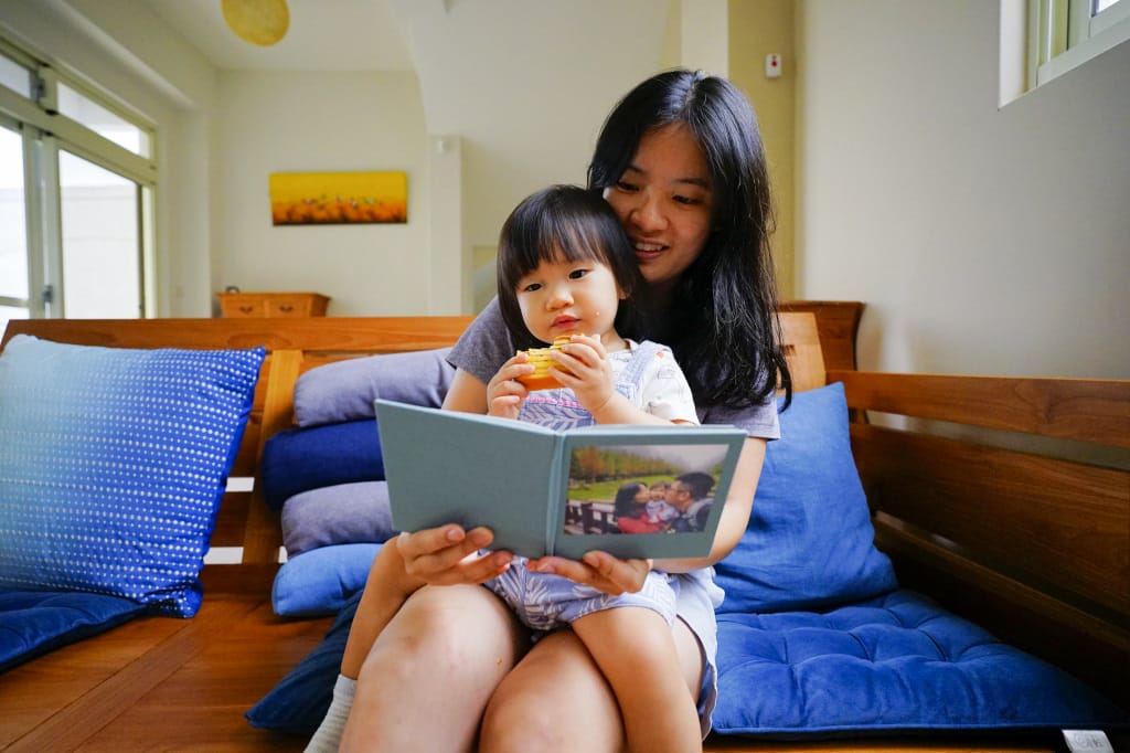 親子育兒｜2022最溫暖的母親節禮物推薦！印簿玩Ｘ幸福山丘母親節聯名 (自己動手做相片書-Mini精裝書親子相簿+木紋千層蛋糕)