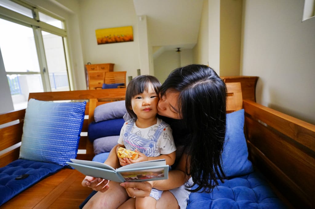 親子育兒｜2022最溫暖的母親節禮物推薦！印簿玩Ｘ幸福山丘母親節聯名 (自己動手做相片書-Mini精裝書親子相簿+木紋千層蛋糕)