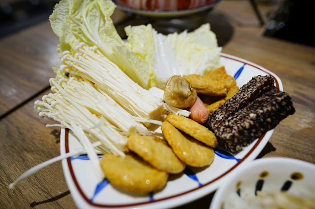 台北食記|西門町火鍋推薦!王品集團翻玩台菜火鍋力作-尬鍋 台式潮鍋(台北西門店) 自助吧蔬菜、火鍋料、飲料甜點吃到飽 - 第25張圖 台北食記|西門町火鍋推薦!王品集團翻玩台菜火鍋力作-尬鍋 台式潮鍋(台北西門店) 自助吧蔬菜、火鍋料、飲料甜點吃到飽
