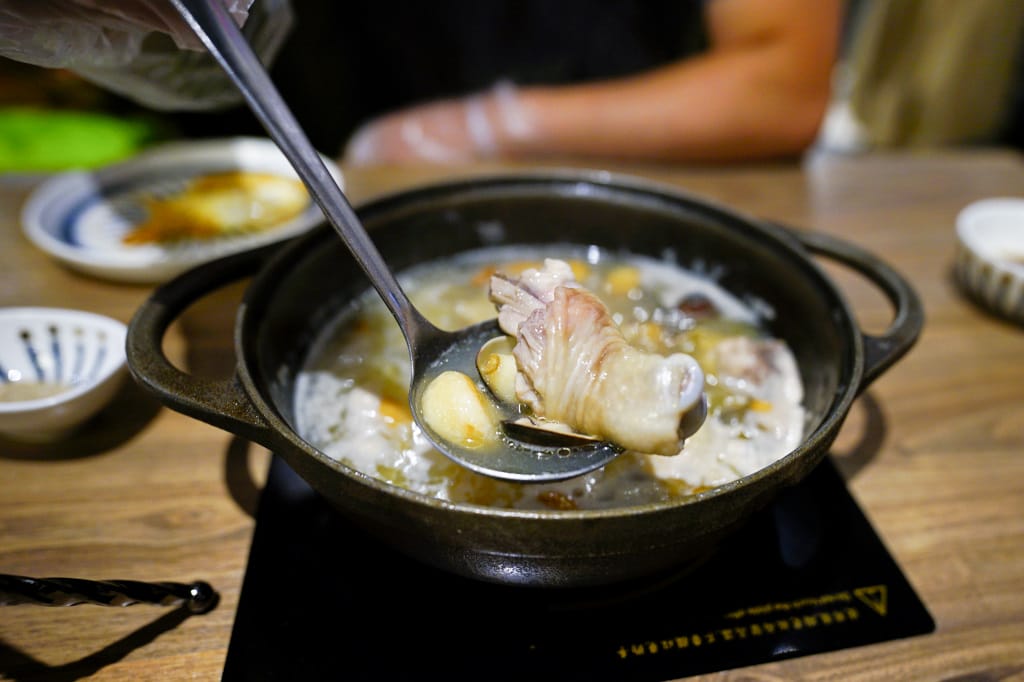 台北食記|西門町火鍋推薦!王品集團翻玩台菜火鍋力作-尬鍋 台式潮鍋(台北西門店) 自助吧蔬菜、火鍋料、飲料甜點吃到飽 - 第14張圖 台北食記|西門町火鍋推薦!王品集團翻玩台菜火鍋力作-尬鍋 台式潮鍋(台北西門店) 自助吧蔬菜、火鍋料、飲料甜點吃到飽