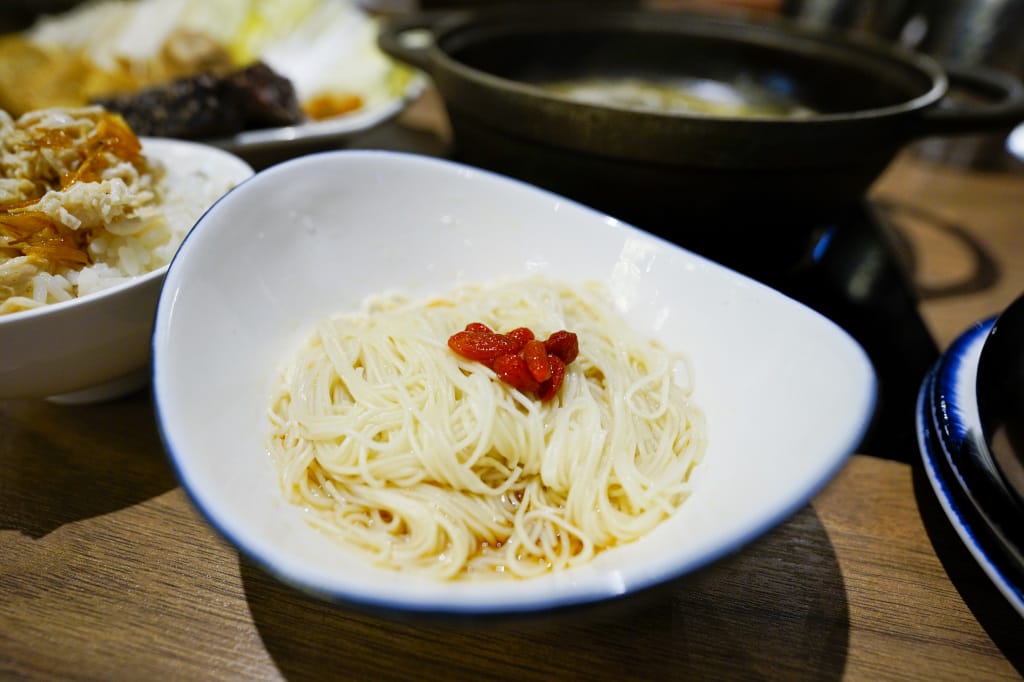 台北食記|西門町火鍋推薦!王品集團翻玩台菜火鍋力作-尬鍋 台式潮鍋(台北西門店) 自助吧蔬菜、火鍋料、飲料甜點吃到飽 - 第23張圖 台北食記|西門町火鍋推薦!王品集團翻玩台菜火鍋力作-尬鍋 台式潮鍋(台北西門店) 自助吧蔬菜、火鍋料、飲料甜點吃到飽