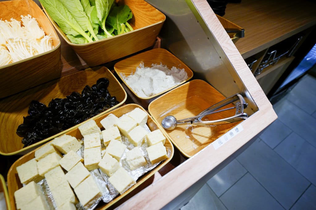 新竹食記|台灣狂潮 狂一鍋(竹北自強店)新竹宵夜火鍋推薦!火鍋迷必吃名店,經典台菜融入火鍋湯底,超有趣客家鹹湯圓鍋~ - 第9張圖 新竹食記|台灣狂潮 狂一鍋(竹北自強店)新竹宵夜火鍋推薦!火鍋迷必吃名店,經典台菜融入火鍋湯底,超有趣客家鹹湯圓鍋~