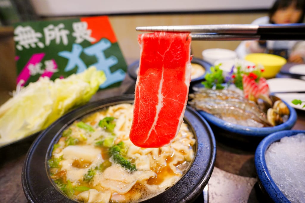 新竹食記|台灣狂潮 狂一鍋(竹北自強店)新竹宵夜火鍋推薦!火鍋迷必吃名店,經典台菜融入火鍋湯底,超有趣客家鹹湯圓鍋~ - 第26張圖 新竹食記|台灣狂潮 狂一鍋(竹北自強店)新竹宵夜火鍋推薦!火鍋迷必吃名店,經典台菜融入火鍋湯底,超有趣客家鹹湯圓鍋~