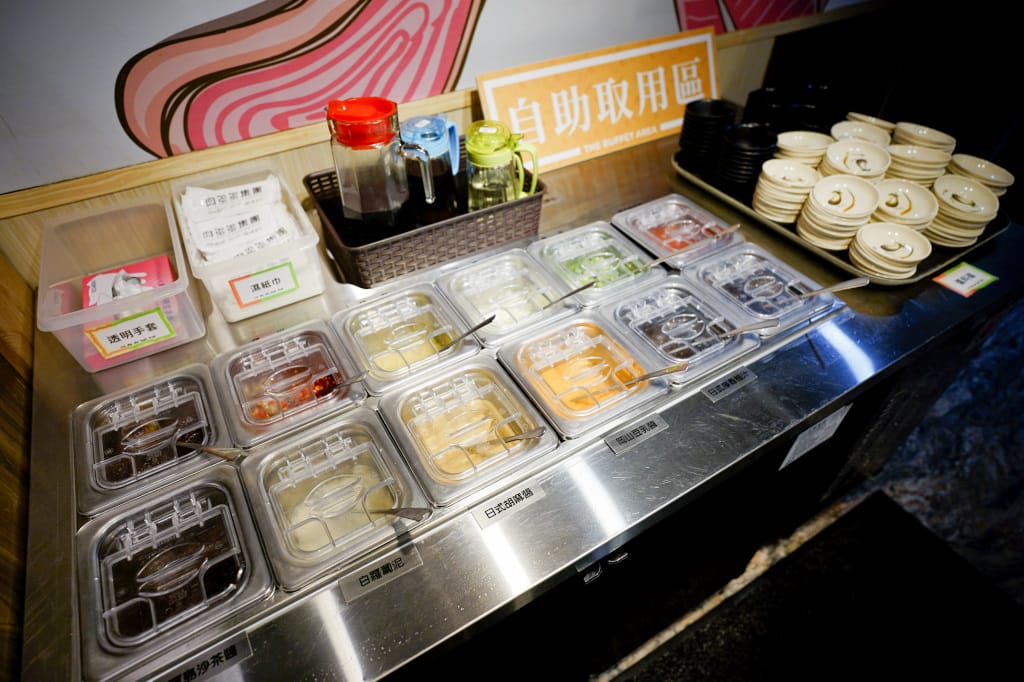 新竹食記｜火鍋第一品牌樂多多集團排隊宵夜名店 肉多多火鍋（竹北光明店）爽快吃肉，新竹宵夜火鍋推薦！