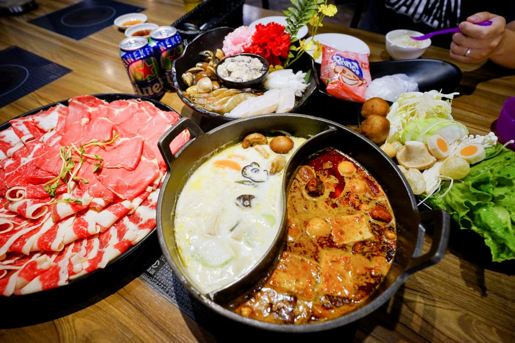 新竹食記｜火鍋第一品牌樂多多集團排隊宵夜名店 肉多多火鍋（竹北光明店）爽快吃肉，新竹宵夜火鍋推薦！