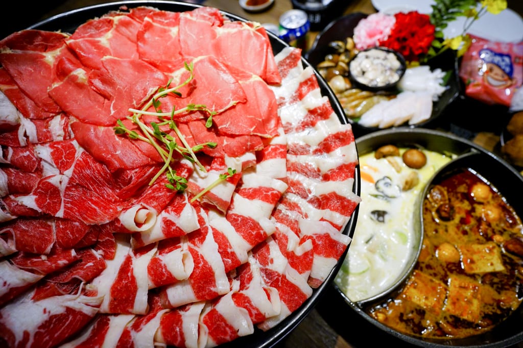 新竹食記｜火鍋第一品牌樂多多集團排隊宵夜名店 肉多多火鍋（竹北光明店）爽快吃肉，新竹宵夜火鍋推薦！