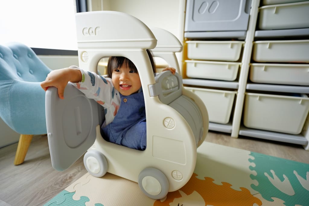 親子育兒|Caring多功能兒童收納櫃-童趣小汽車款 兒童玩具收納櫃推薦!童趣北歐風兒童房佈置~ - 第25張圖 親子育兒|Caring多功能兒童收納櫃-童趣小汽車款 兒童玩具收納櫃推薦!童趣北歐風兒童房佈置~