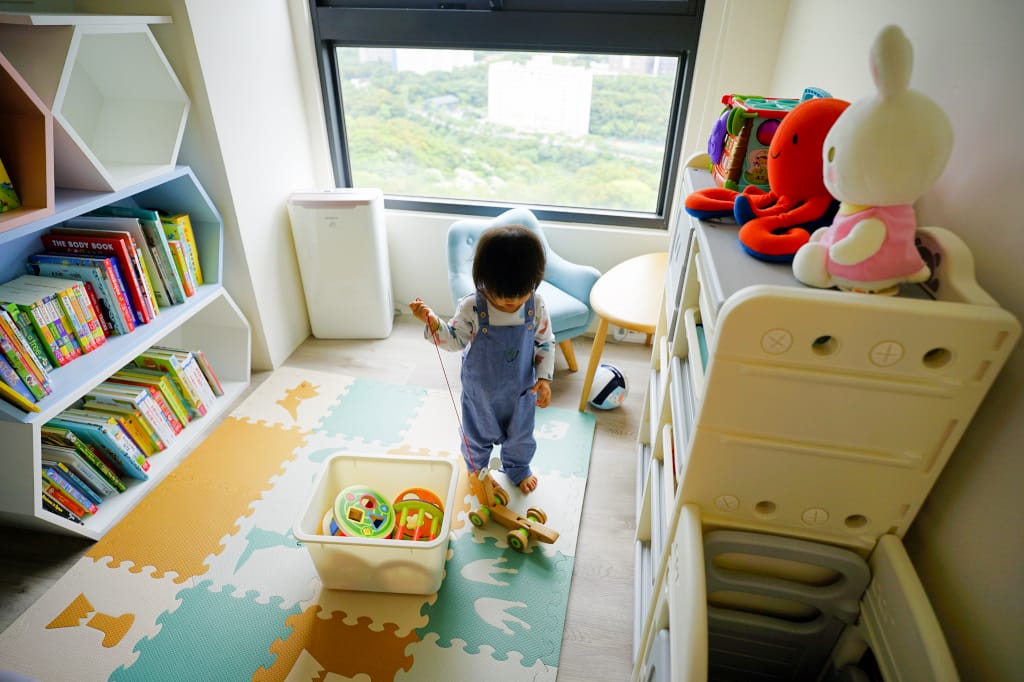 親子育兒|Caring多功能兒童收納櫃-童趣小汽車款 兒童玩具收納櫃推薦!童趣北歐風兒童房佈置~ - 第27張圖 親子育兒|Caring多功能兒童收納櫃-童趣小汽車款 兒童玩具收納櫃推薦!童趣北歐風兒童房佈置~