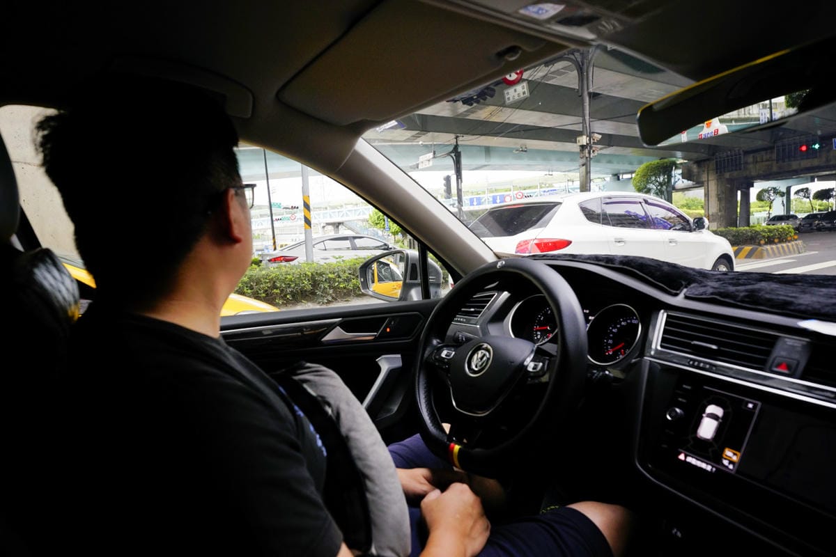 汽車隔熱紙｜新北汽車隔熱紙推薦！福斯Tiguan隔熱紙舊換新推薦！中和奕盛汽車隔熱紙－Deno丹龍菁英GH系列隔熱紙