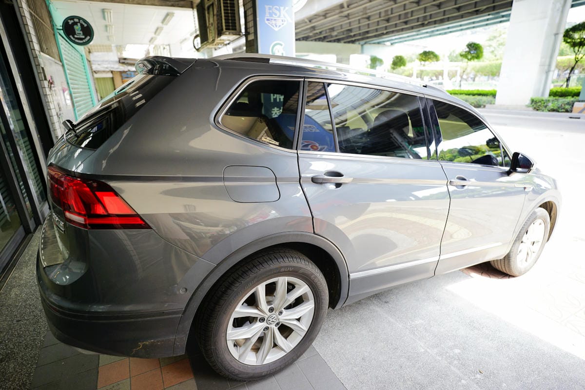 汽車隔熱紙｜新北汽車隔熱紙推薦！福斯Tiguan隔熱紙舊換新推薦！中和奕盛汽車隔熱紙－Deno丹龍菁英GH系列隔熱紙