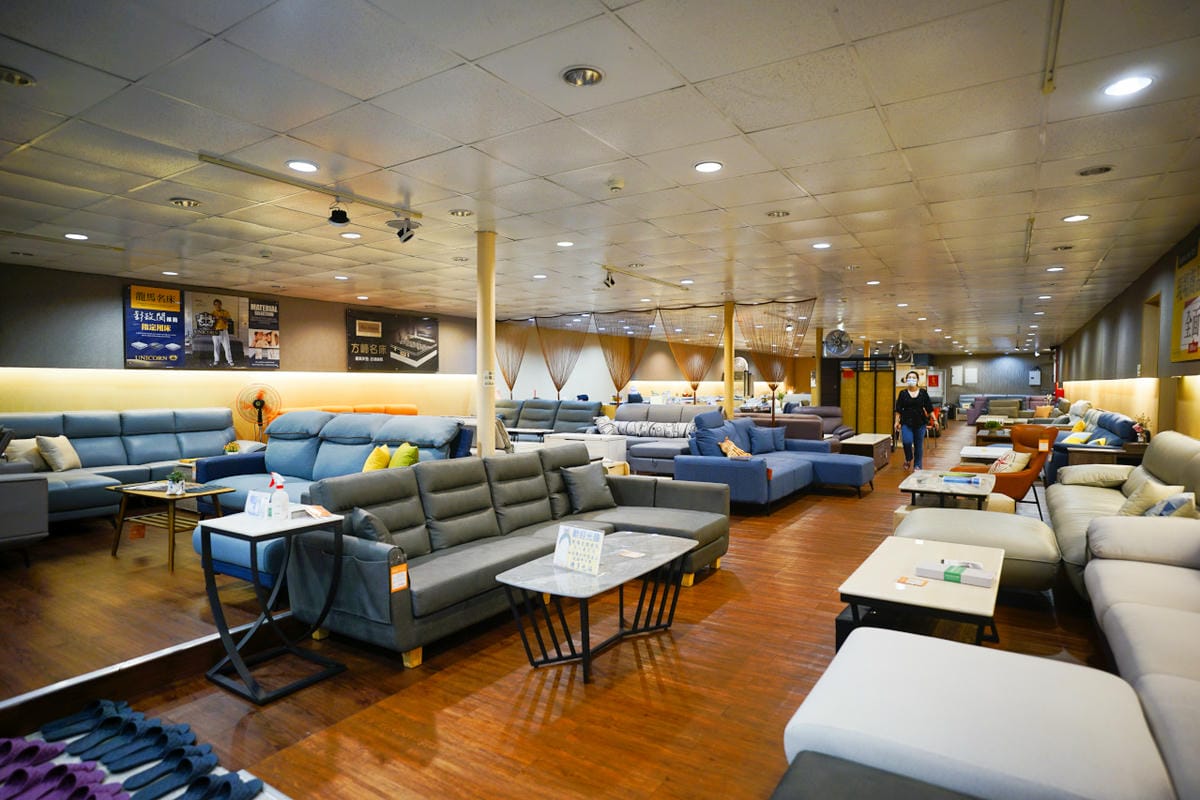 新北家具｜勝億傢俱（土城門市）北部家具零售批發推薦！沙發、床墊、衣櫃各種家具一次購足~