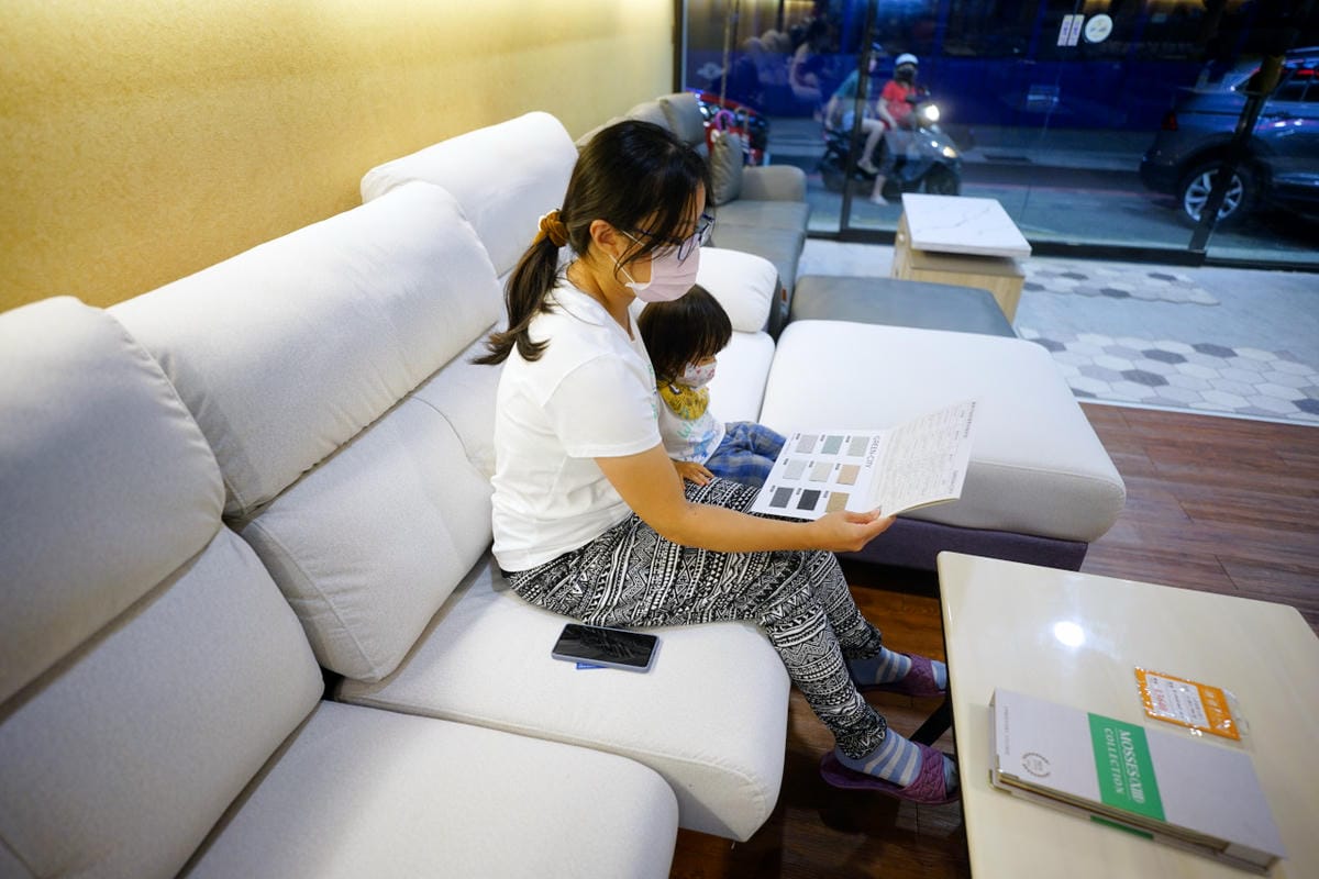 新北家具｜勝億傢俱（土城門市）北部家具零售批發推薦！沙發、床墊、衣櫃各種家具一次購足~