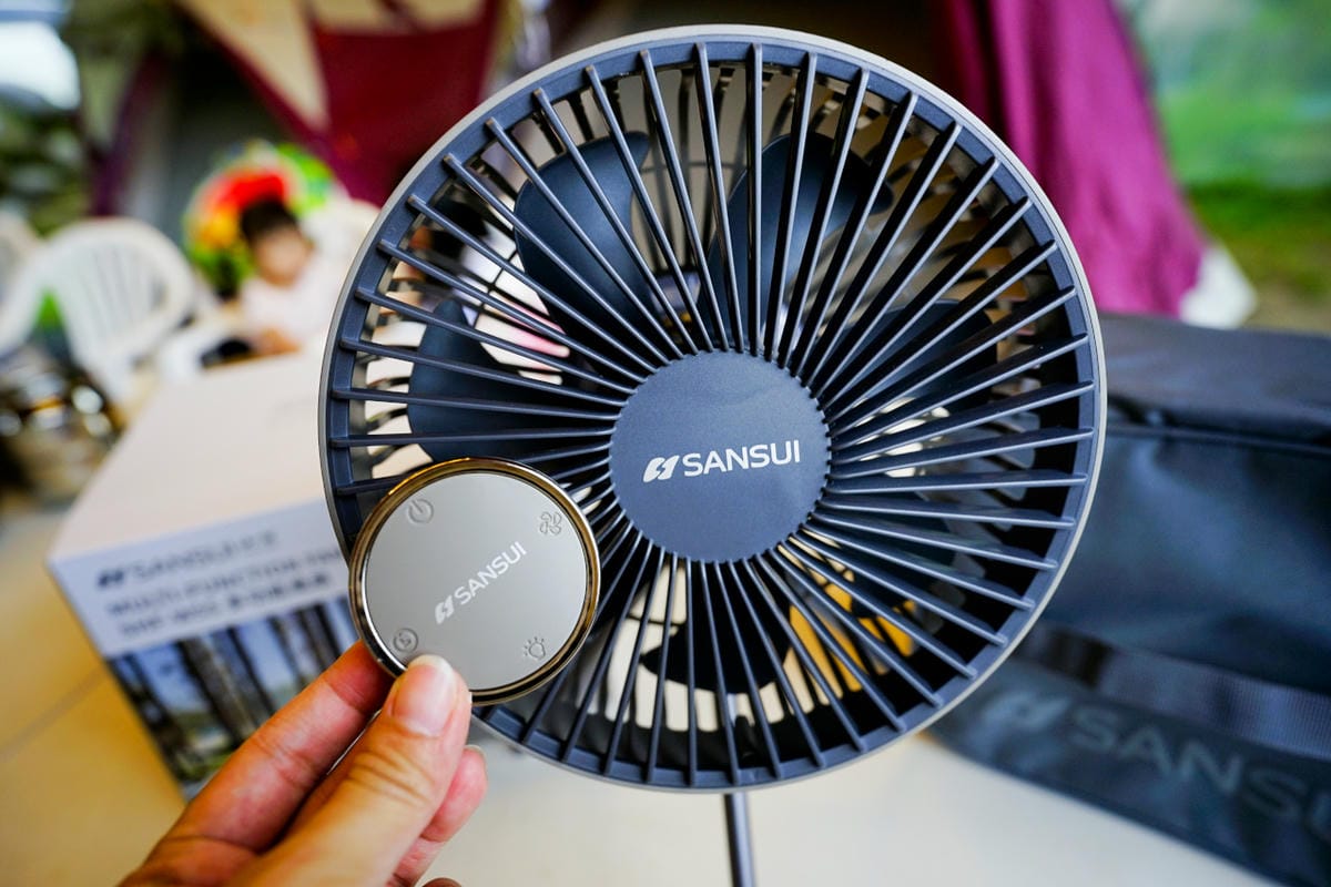 露營用品|露營用電風扇推薦!SANSUI山水 充電式露營風扇(SHF-W55) 掛立兩用USB風扇 LED照明+遠程遙控+超大電量 - 第7張圖 露營用品|露營用電風扇推薦!SANSUI山水 充電式露營風扇(SHF-W55) 掛立兩用USB風扇 LED照明+遠程遙控+超大電量