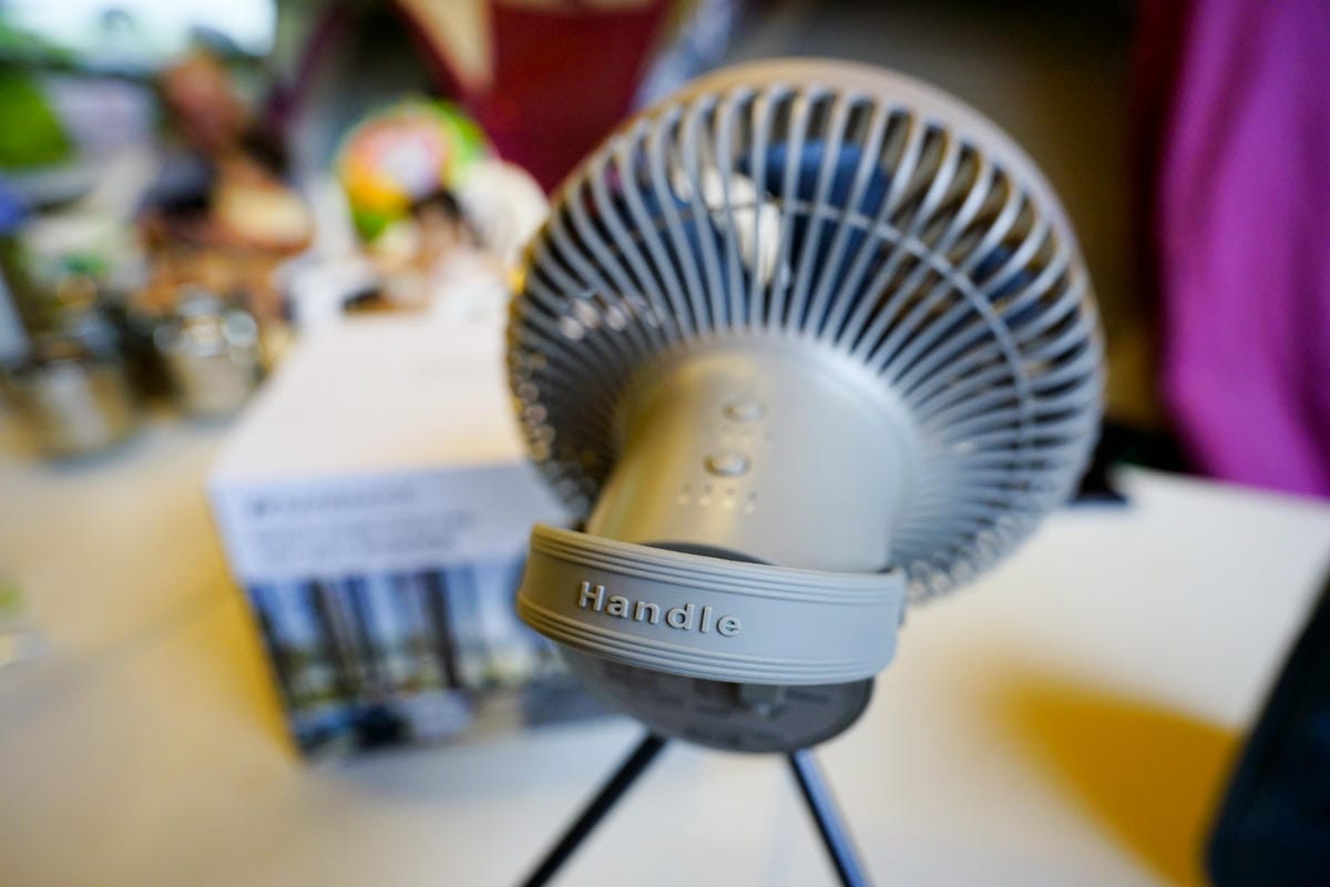 露營用品|露營用電風扇推薦!SANSUI山水 充電式露營風扇(SHF-W55) 掛立兩用USB風扇 LED照明+遠程遙控+超大電量 - 第6張圖 露營用品|露營用電風扇推薦!SANSUI山水 充電式露營風扇(SHF-W55) 掛立兩用USB風扇 LED照明+遠程遙控+超大電量