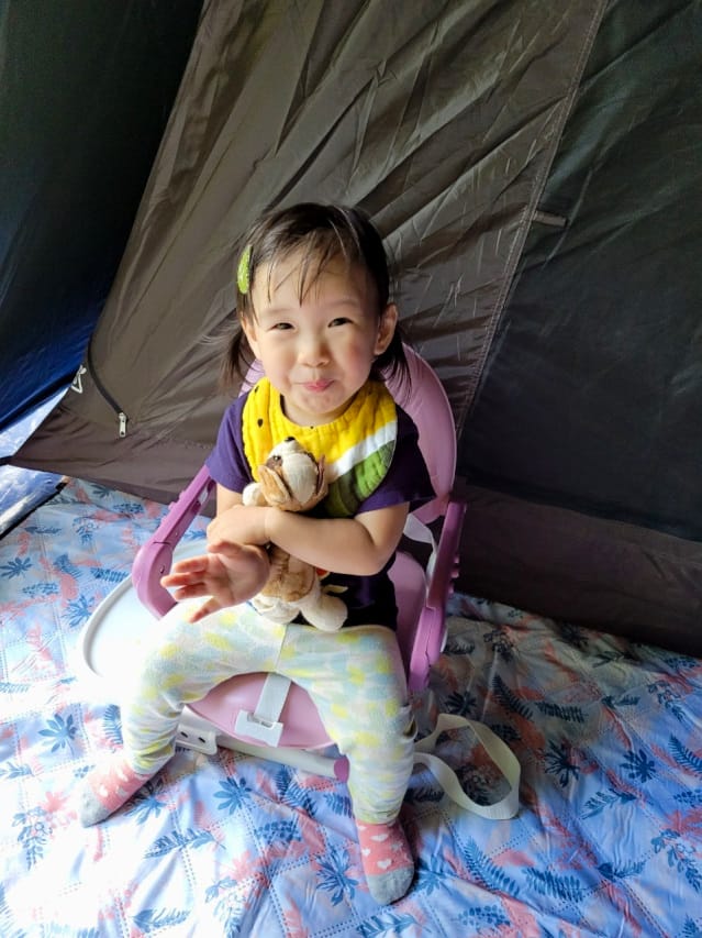 南投露營｜埔里聽瀑森林 可玩水營區、森林系營地推薦！少帳包區雨棚營位、山泉水獨立戲水區