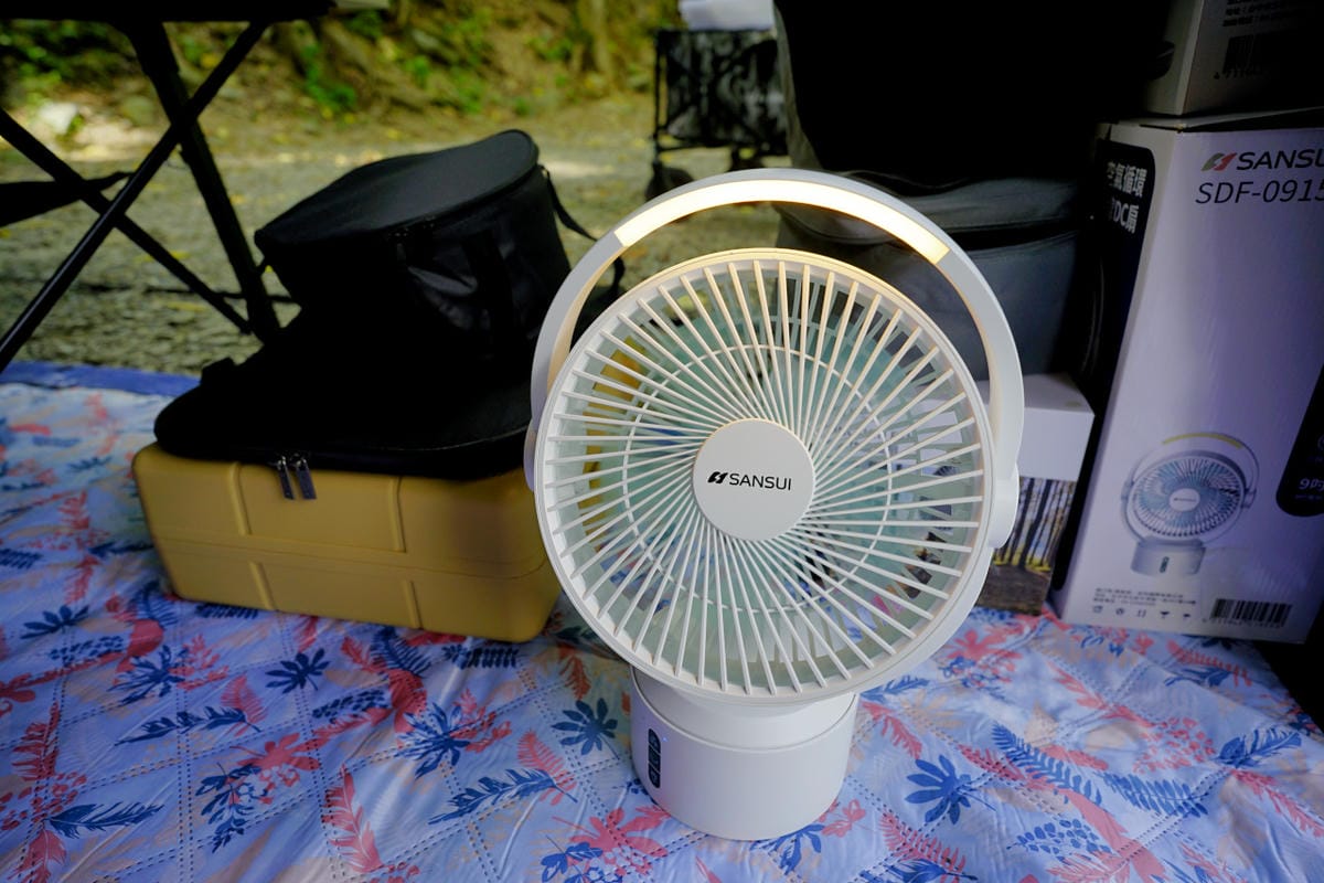 露營用品｜露營用無線充電式風扇推薦！SANSUI山水 攜帶型電扇（SDF-0915／SHF-M72） 夏天露營必備LED驅蚊照明DC風扇！