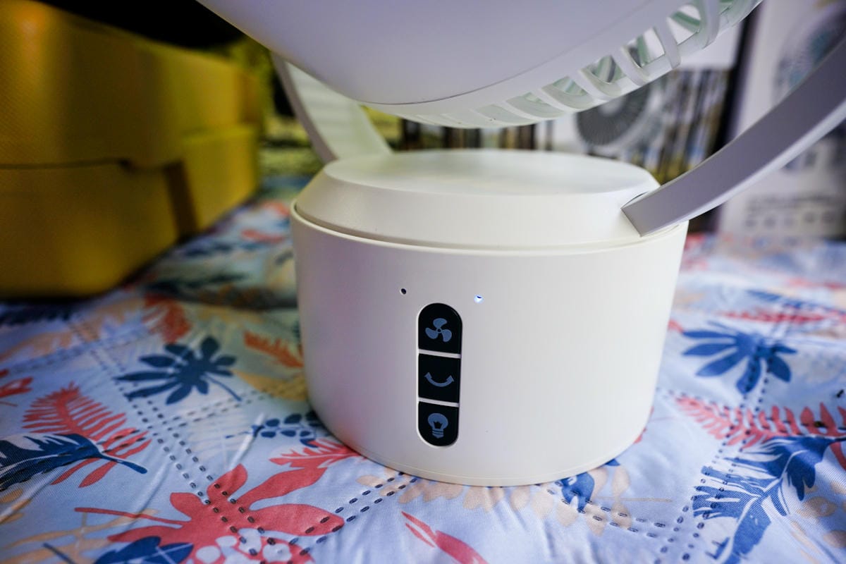 露營用品｜露營用無線充電式風扇推薦！SANSUI山水 攜帶型電扇（SDF-0915／SHF-M72） 夏天露營必備LED驅蚊照明DC風扇！