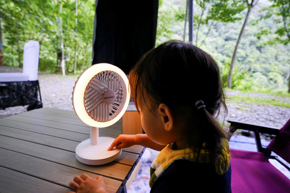 露營用品｜露營用無線充電式風扇推薦！SANSUI山水 攜帶型電扇（SDF-0915／SHF-M72） 夏天露營必備LED驅蚊照明DC風扇！