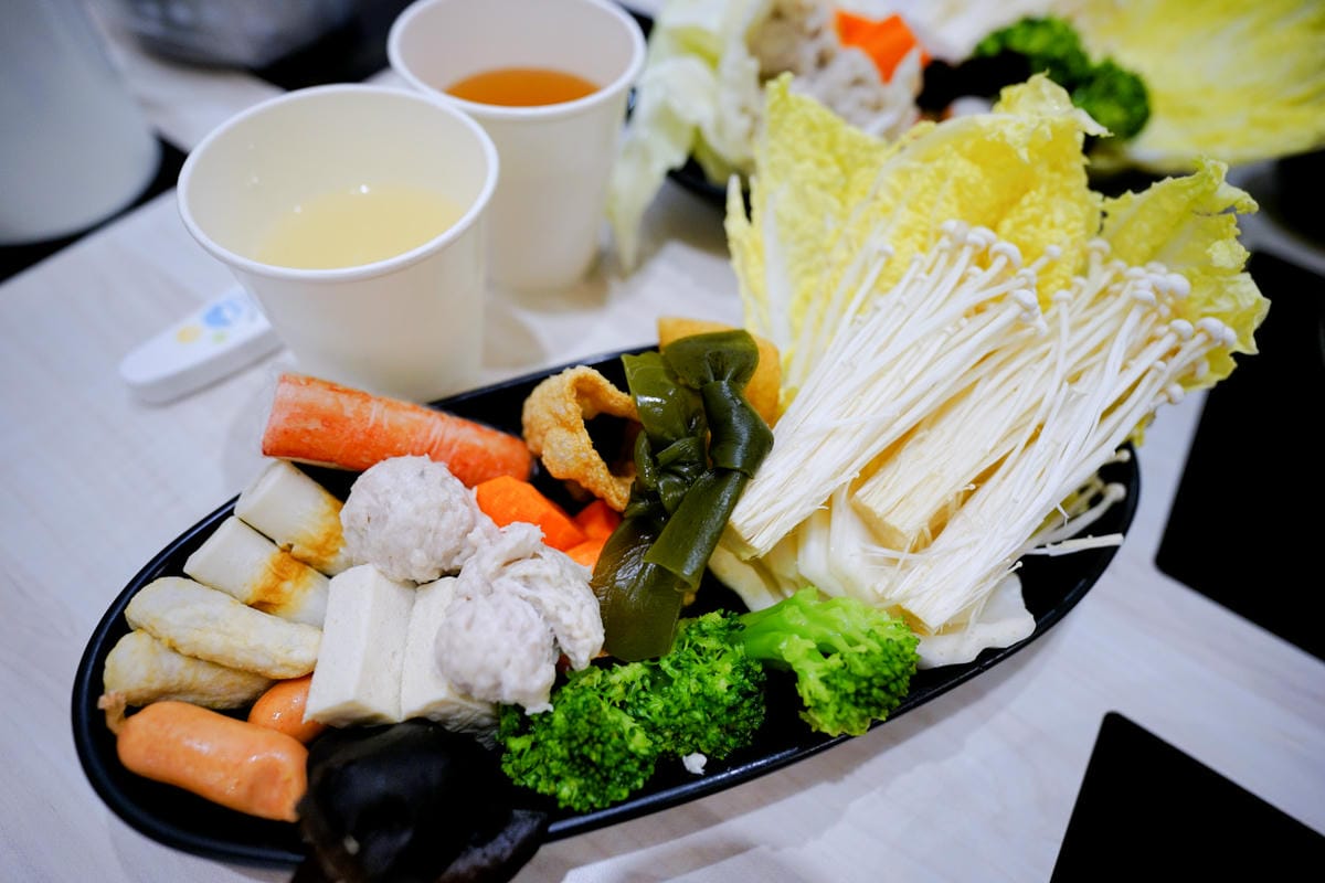 桃園食記|中壢火鍋推薦!全台最大火鍋集團排隊宵夜名店 狂一鍋來中壢插旗囉!中原消夜好選擇~ - 第14張圖 桃園食記|中壢火鍋推薦!全台最大火鍋集團排隊宵夜名店 狂一鍋來中壢插旗囉!中原消夜好選擇~