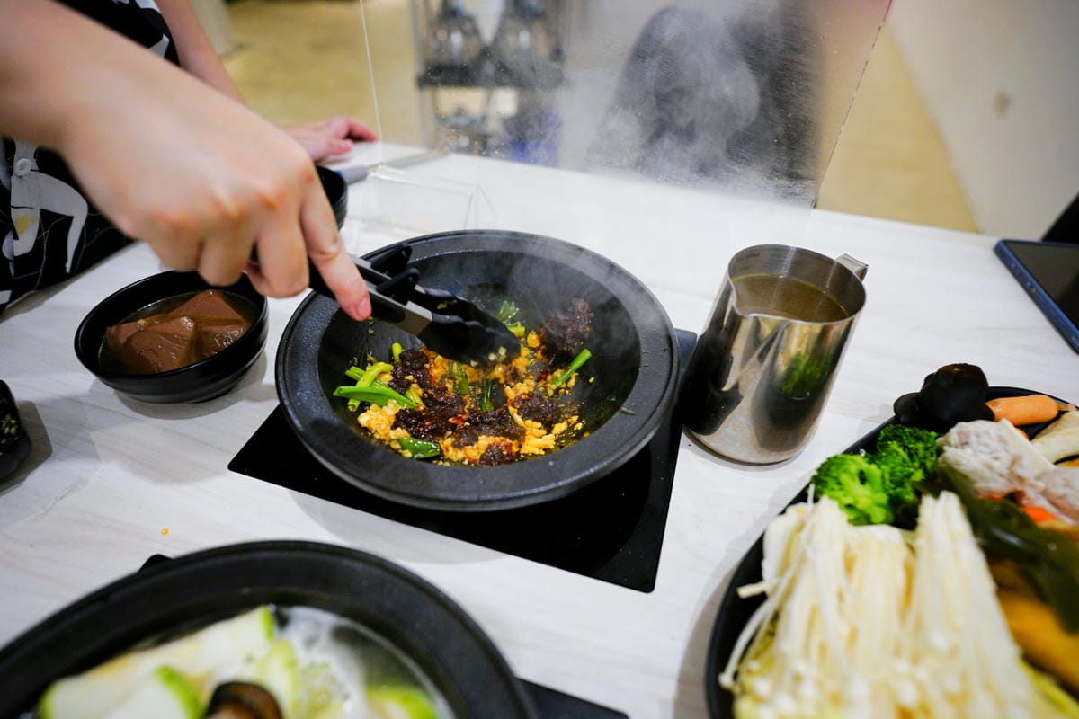 桃園食記|中壢火鍋推薦!全台最大火鍋集團排隊宵夜名店 狂一鍋來中壢插旗囉!中原消夜好選擇~ - 第24張圖 桃園食記|中壢火鍋推薦!全台最大火鍋集團排隊宵夜名店 狂一鍋來中壢插旗囉!中原消夜好選擇~