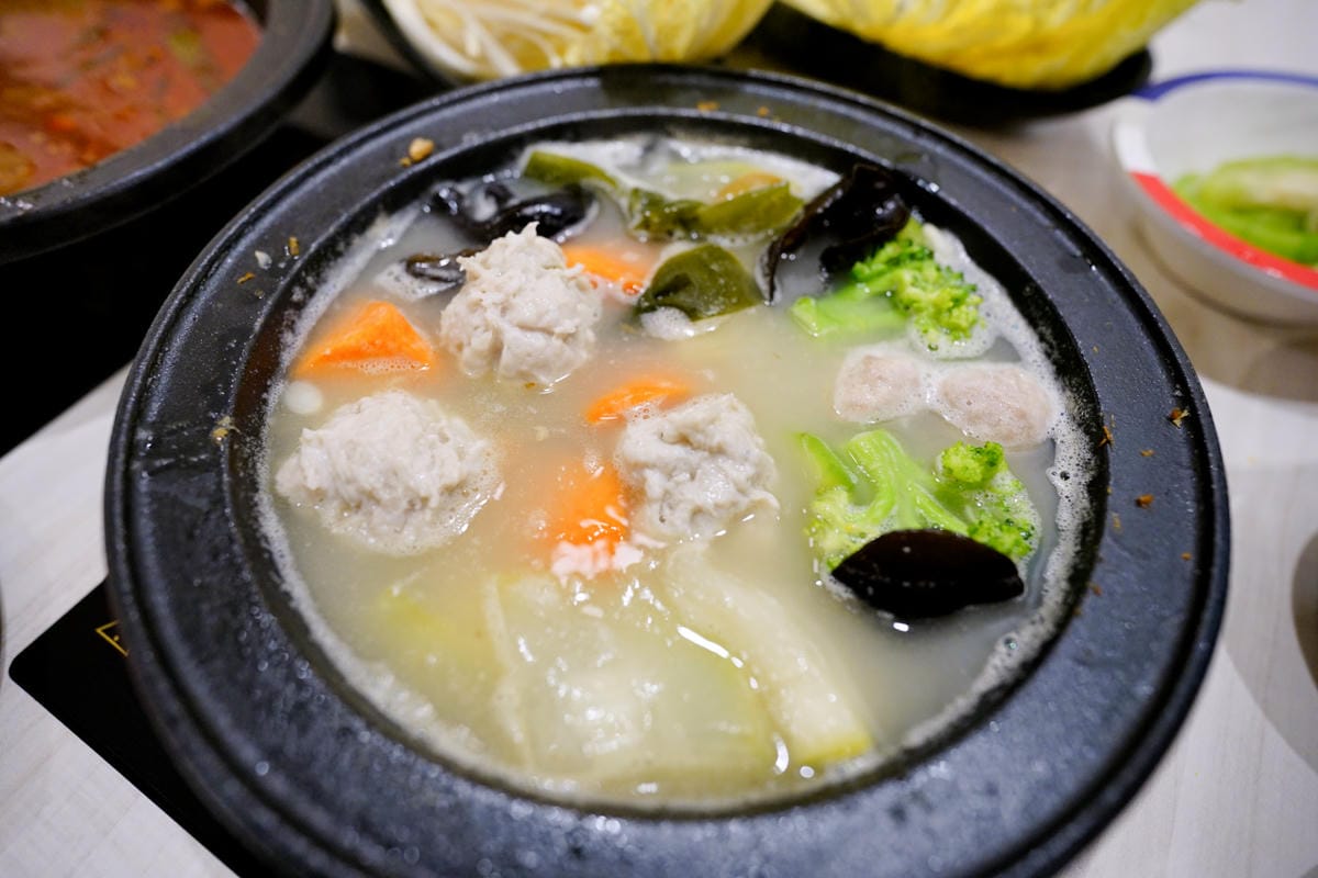 桃園食記|中壢火鍋推薦!全台最大火鍋集團排隊宵夜名店 狂一鍋來中壢插旗囉!中原消夜好選擇~ - 第33張圖 桃園食記|中壢火鍋推薦!全台最大火鍋集團排隊宵夜名店 狂一鍋來中壢插旗囉!中原消夜好選擇~