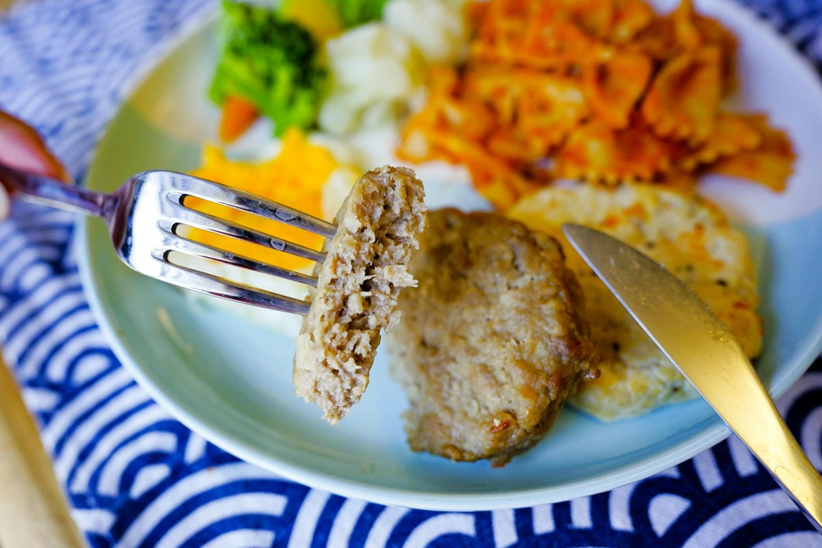 料理|減醣料理推薦!麥斯盒子 減醣漢堡排 舒肥雞胸肉吃膩了,那就來份高蛋白漢堡排吧~ - 第6張圖 料理|減醣料理推薦!麥斯盒子 減醣漢堡排 舒肥雞胸肉吃膩了,那就來份高蛋白漢堡排吧~
