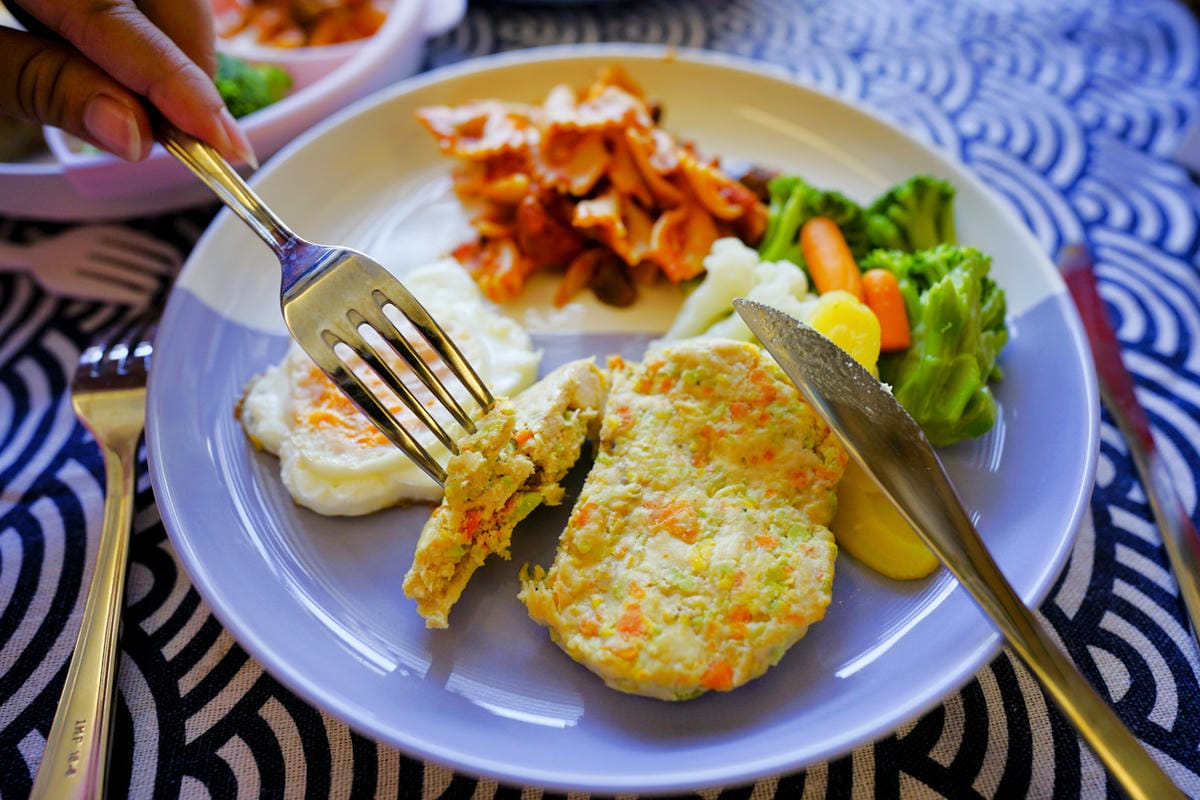 料理|減醣料理推薦!麥斯盒子 減醣漢堡排 舒肥雞胸肉吃膩了,那就來份高蛋白漢堡排吧~ - 第8張圖 料理|減醣料理推薦!麥斯盒子 減醣漢堡排 舒肥雞胸肉吃膩了,那就來份高蛋白漢堡排吧~