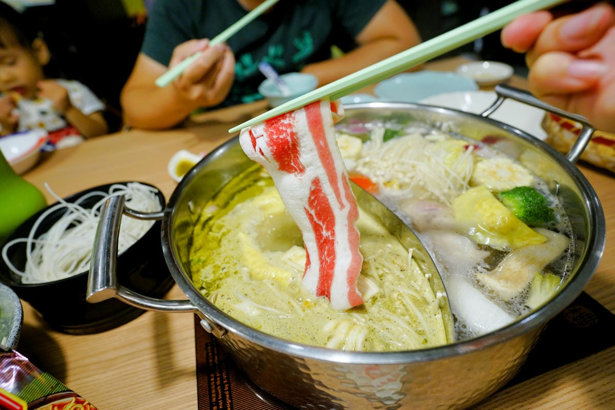 新北食記|板橋泰式火鍋推薦!最歡樂最大火鍋集團樂多多最強泰鍋 追樂祕式泰鍋物(板橋重慶店)喜歡泰式料理的人不要錯過囉~ - 第24張圖 新北食記|板橋泰式火鍋推薦!最歡樂最大火鍋集團樂多多最強泰鍋 追樂祕式泰鍋物(板橋重慶店)喜歡泰式料理的人不要錯過囉~
