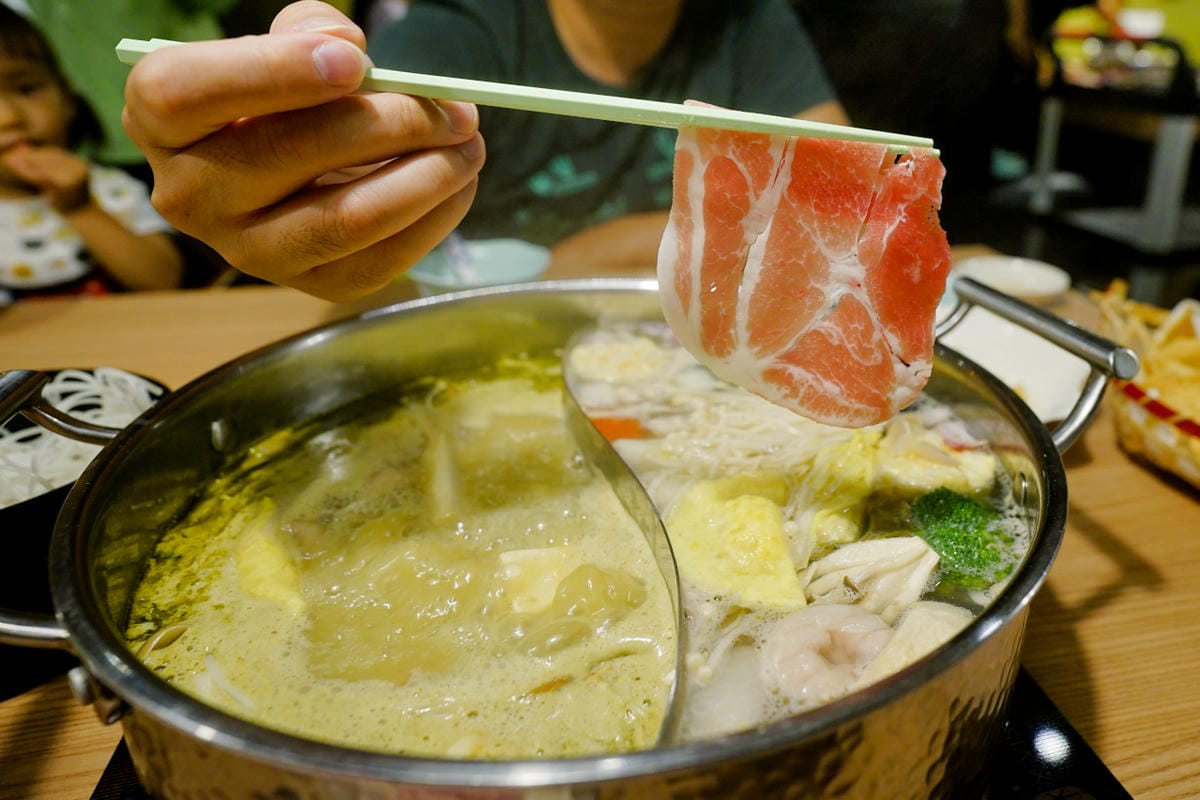 新北食記|板橋泰式火鍋推薦!最歡樂最大火鍋集團樂多多最強泰鍋 追樂祕式泰鍋物(板橋重慶店)喜歡泰式料理的人不要錯過囉~ - 第22張圖 新北食記|板橋泰式火鍋推薦!最歡樂最大火鍋集團樂多多最強泰鍋 追樂祕式泰鍋物(板橋重慶店)喜歡泰式料理的人不要錯過囉~