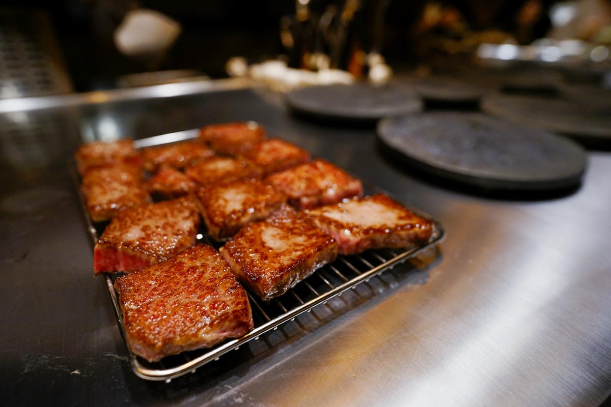 桃園食記｜中壢吾七鐵板燒 頂級日式無菜單鐵板料理，坐著做最新力作！慶生、紀念日大餐推薦餐廳~