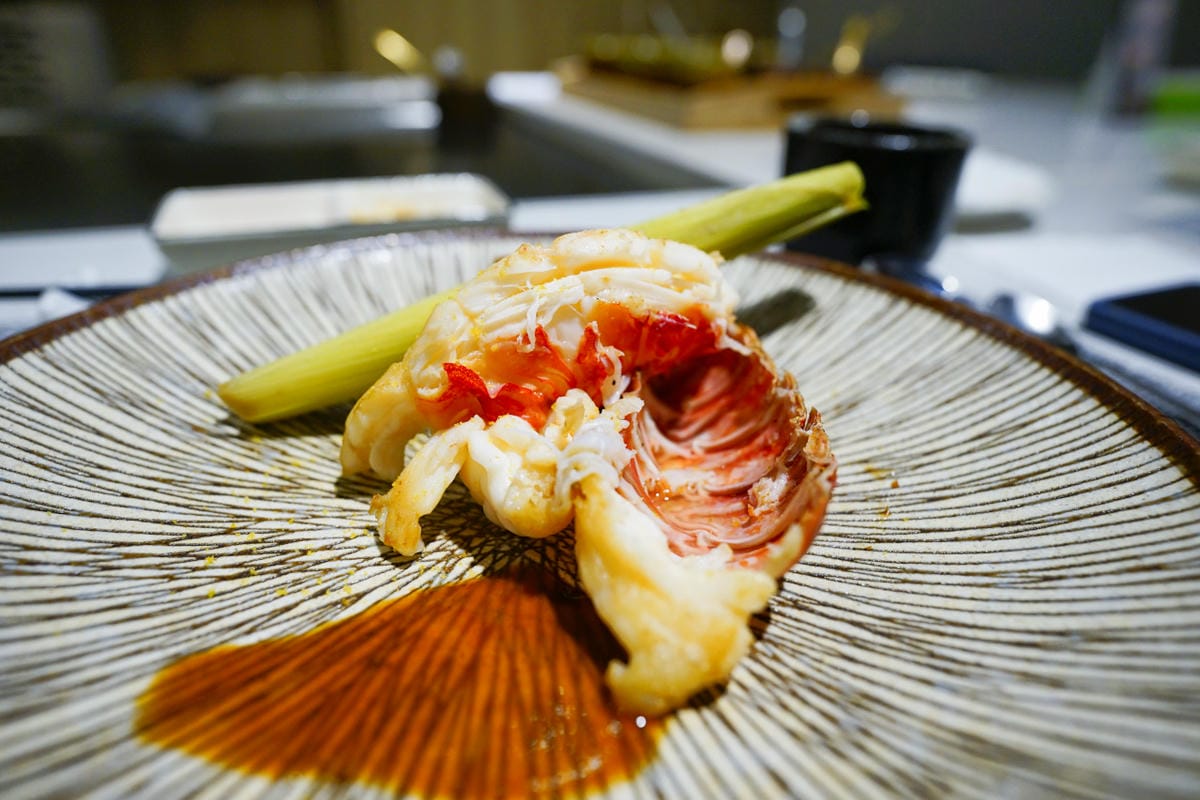 新北食記｜林口約會餐廳、慶生推薦！肉多多火鍋新品牌 明水然・樂（林口昕境店） 日本A5和牛、活龍蝦三吃 林口無菜單料理日式鐵板燒推薦！