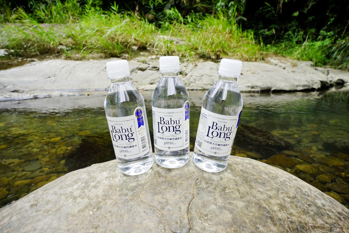 親子育兒｜上山下海不怕熱中暑，親子出遊不能少的巴部農天然鹼性礦泉水！天然pH9.0鹼性礦泉水
