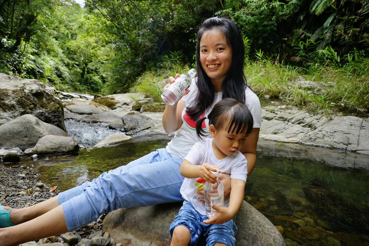親子育兒｜上山下海不怕熱中暑，親子出遊不能少的巴部農天然鹼性礦泉水！天然pH9.0鹼性礦泉水