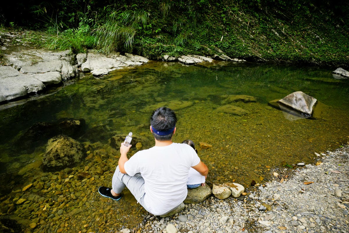 親子育兒｜上山下海不怕熱中暑，親子出遊不能少的巴部農天然鹼性礦泉水！天然pH9.0鹼性礦泉水