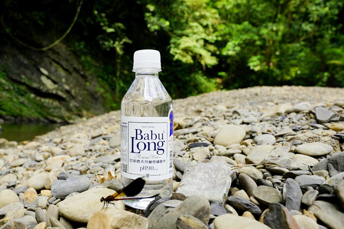 親子育兒｜上山下海不怕熱中暑，親子出遊不能少的巴部農天然鹼性礦泉水！天然pH9.0鹼性礦泉水