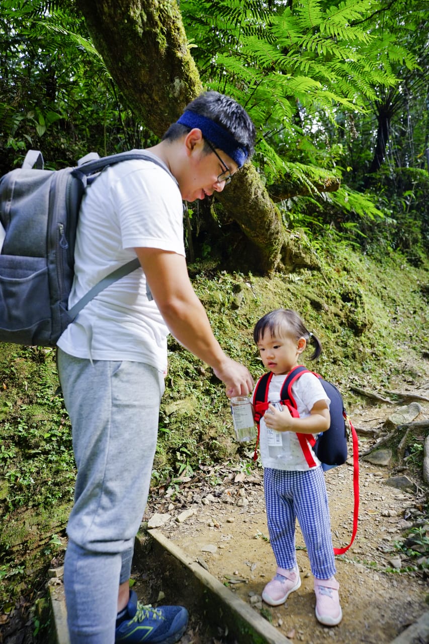 親子育兒｜上山下海不怕熱中暑，親子出遊不能少的巴部農天然鹼性礦泉水！天然pH9.0鹼性礦泉水