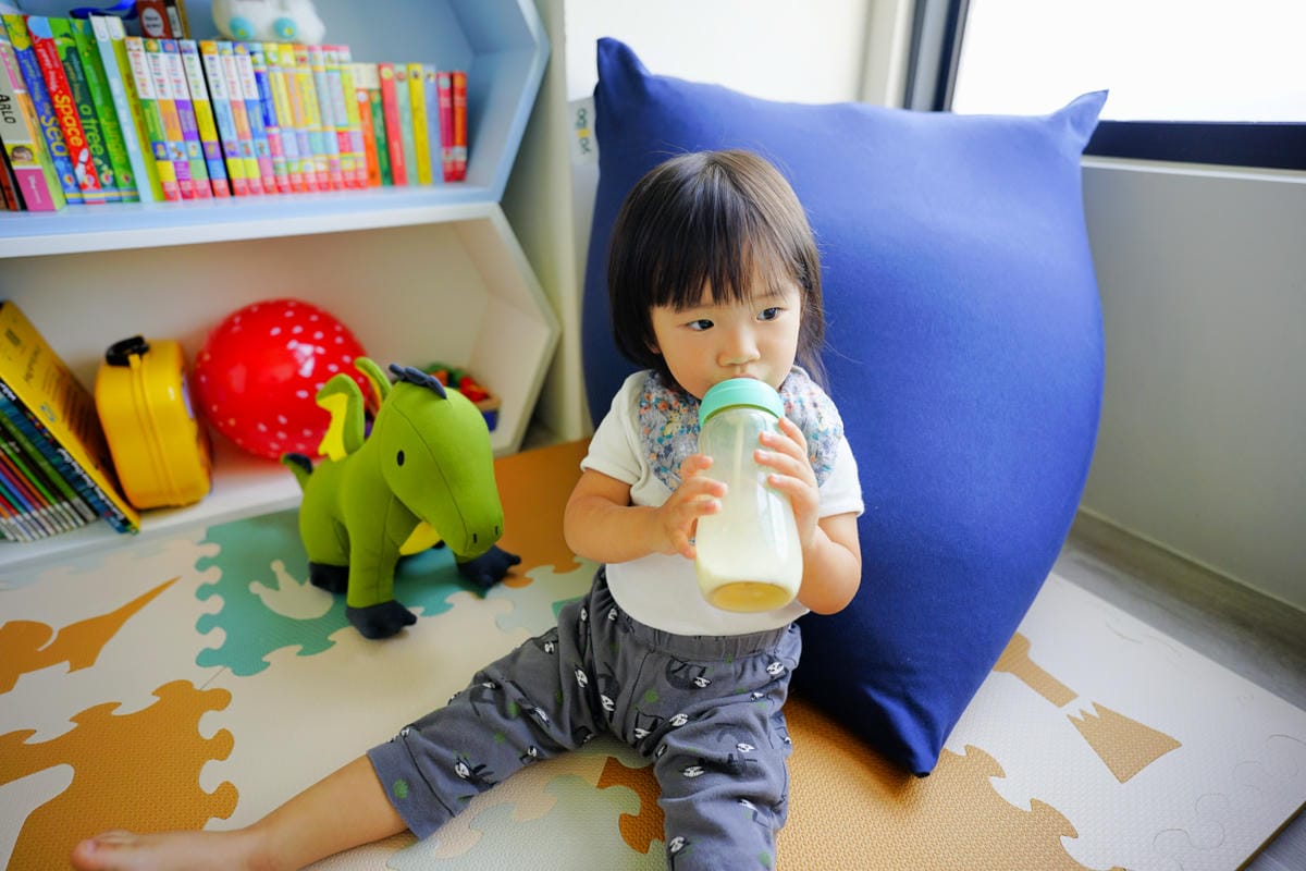 親子育兒｜寶寶遊戲區必備懶骨頭推薦！美國Yogibo室內金字塔沙發、舒壓療癒系動物玩偶 利用懶骨頭打造一個舒適的窩