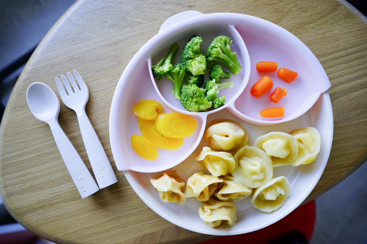 親子育兒|嬰兒送禮推薦!Miniware純天然兒童學習餐具 夢幻馬卡龍,寶寶第一次使用就上手!彌月、周歲禮物耐用推薦! - 第3張圖 親子育兒|嬰兒送禮推薦!Miniware純天然兒童學習餐具 夢幻馬卡龍,寶寶第一次使用就上手!彌月、周歲禮物耐用推薦!