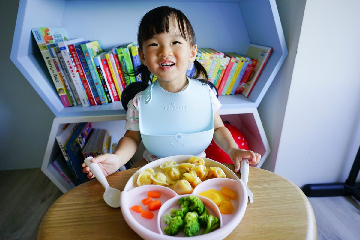 親子育兒|嬰兒送禮推薦!Miniware純天然兒童學習餐具 夢幻馬卡龍,寶寶第一次使用就上手!彌月、周歲禮物耐用推薦! - 第17張圖 親子育兒|嬰兒送禮推薦!Miniware純天然兒童學習餐具 夢幻馬卡龍,寶寶第一次使用就上手!彌月、周歲禮物耐用推薦!
