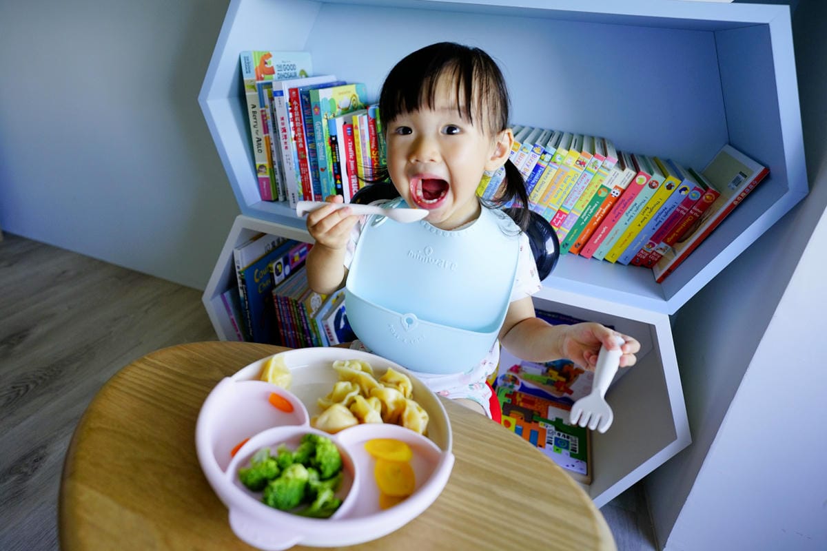 親子育兒|嬰兒送禮推薦!Miniware純天然兒童學習餐具 夢幻馬卡龍,寶寶第一次使用就上手!彌月、周歲禮物耐用推薦! - 第23張圖 親子育兒|嬰兒送禮推薦!Miniware純天然兒童學習餐具 夢幻馬卡龍,寶寶第一次使用就上手!彌月、周歲禮物耐用推薦!