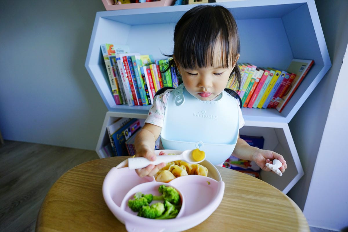 親子育兒|嬰兒送禮推薦!Miniware純天然兒童學習餐具 夢幻馬卡龍,寶寶第一次使用就上手!彌月、周歲禮物耐用推薦! - 第27張圖 親子育兒|嬰兒送禮推薦!Miniware純天然兒童學習餐具 夢幻馬卡龍,寶寶第一次使用就上手!彌月、周歲禮物耐用推薦!