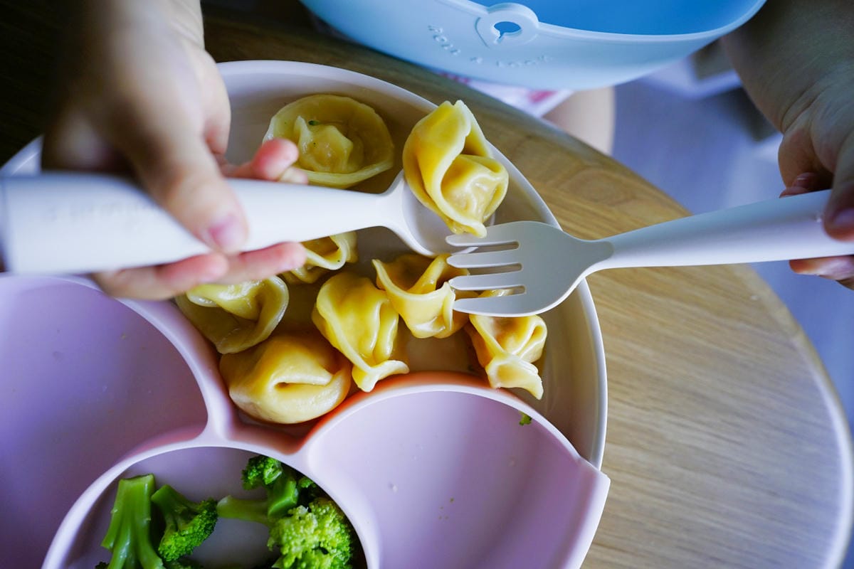 親子育兒|嬰兒送禮推薦!Miniware純天然兒童學習餐具 夢幻馬卡龍,寶寶第一次使用就上手!彌月、周歲禮物耐用推薦! - 第28張圖 親子育兒|嬰兒送禮推薦!Miniware純天然兒童學習餐具 夢幻馬卡龍,寶寶第一次使用就上手!彌月、周歲禮物耐用推薦!