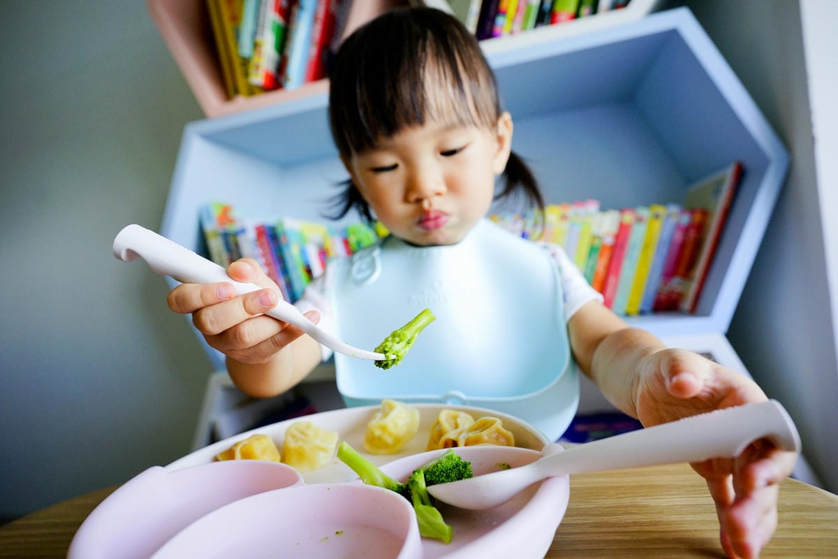 親子育兒|嬰兒送禮推薦!Miniware純天然兒童學習餐具 夢幻馬卡龍,寶寶第一次使用就上手!彌月、周歲禮物耐用推薦! - 第31張圖 親子育兒|嬰兒送禮推薦!Miniware純天然兒童學習餐具 夢幻馬卡龍,寶寶第一次使用就上手!彌月、周歲禮物耐用推薦!