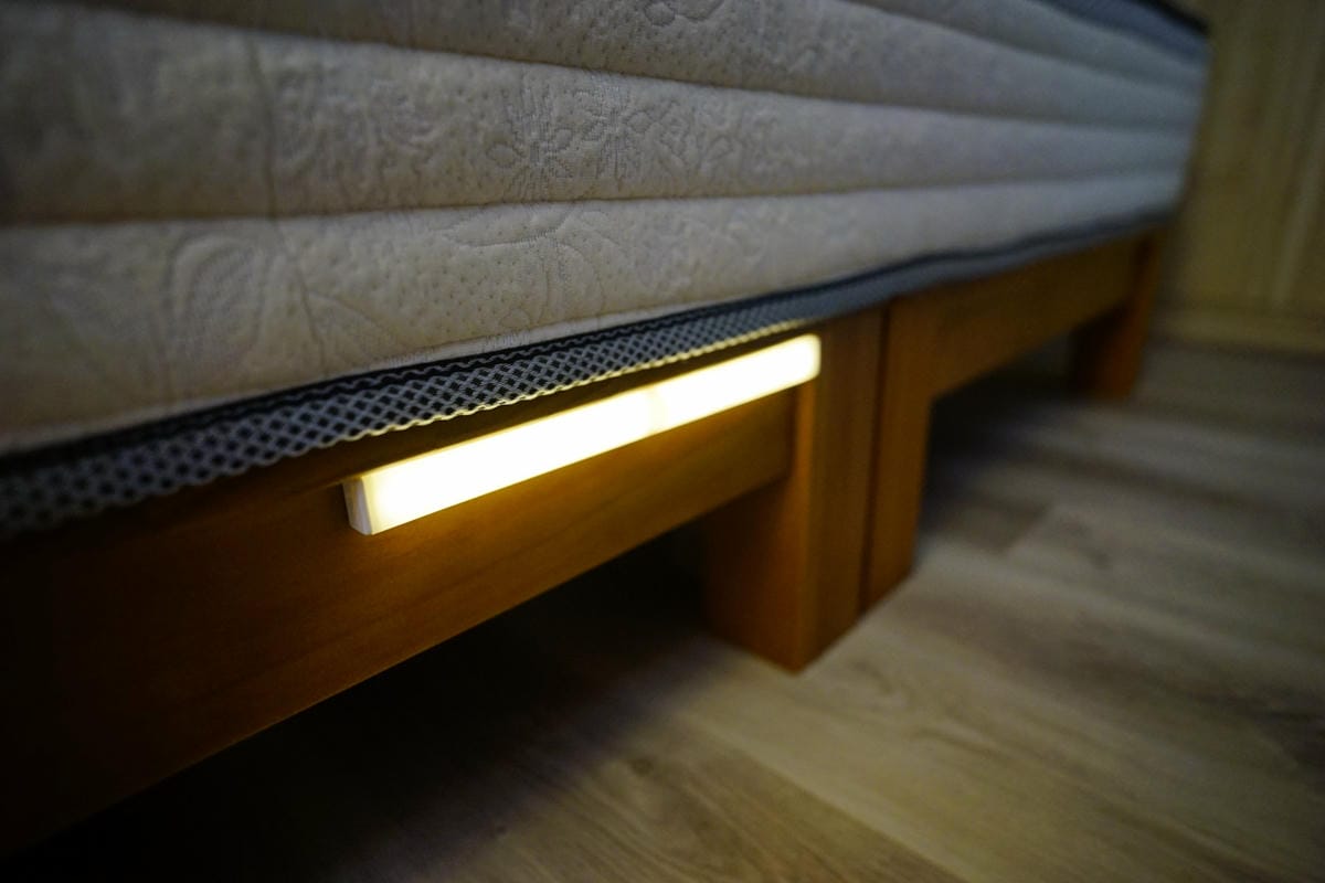 家電開箱|RASTO 磁吸LED感應燈 親子育兒好幫手!無線充電夜燈、衣櫃、後車廂、玄關感應照明用大推薦! - 第12張圖 家電開箱|RASTO 磁吸LED感應燈 親子育兒好幫手!無線充電夜燈、衣櫃、後車廂、玄關感應照明用大推薦!