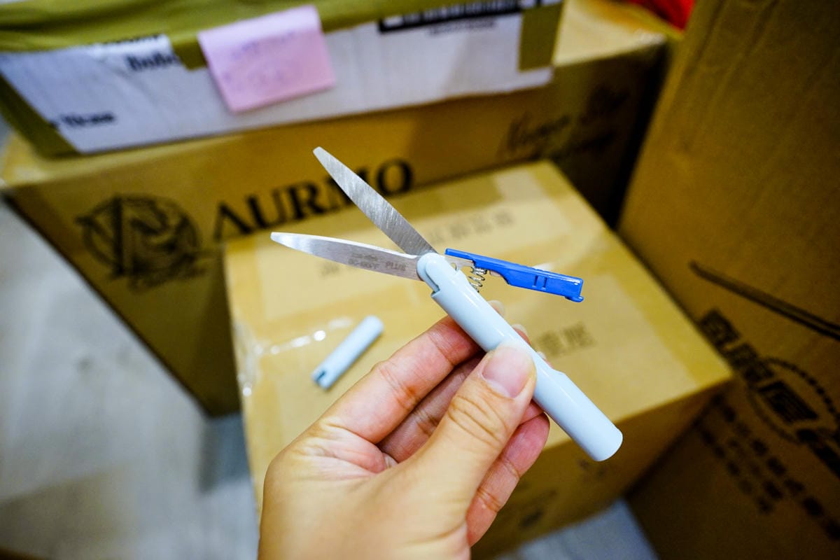 露營用品｜PLUS普樂士日本品牌剪刀推薦！露營用可拆解料理剪刀推薦！好用不沾膠剪刀，拆包裹必備！